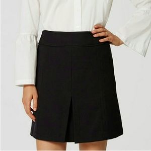 CLOSET CLOSING 8/15 - LOFT Navy Pleat-Front Skirt